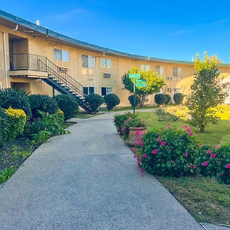 Hometown Inn North Hills San Fernando Exterior foto